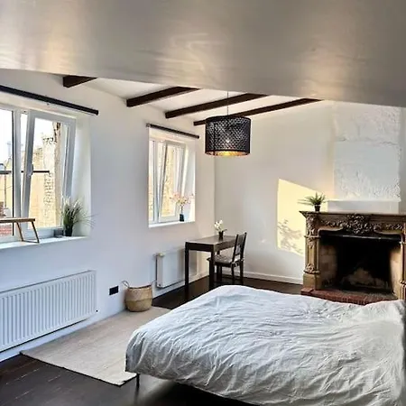 Lejlighed Historic Charm Your Old Town Retreat *